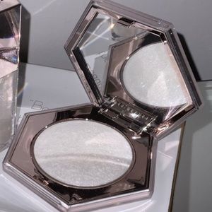 Fenty How Many Karats Diamond Bomb Highlighter